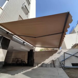 سایبان برقی مدل بازویی برای نمای کلاسیک در شهرکرد