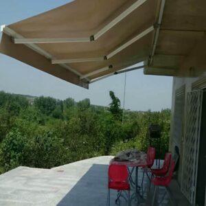 سایبان برقی مدل بازویی برای ورودی پرتردد در همدان