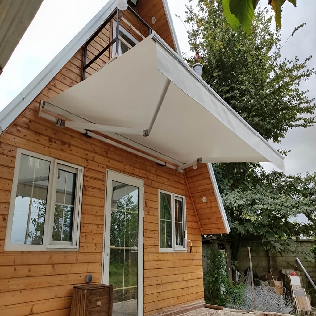 سایبان برقی با پوشش روشن برای حفظ حریم در استان گلستان