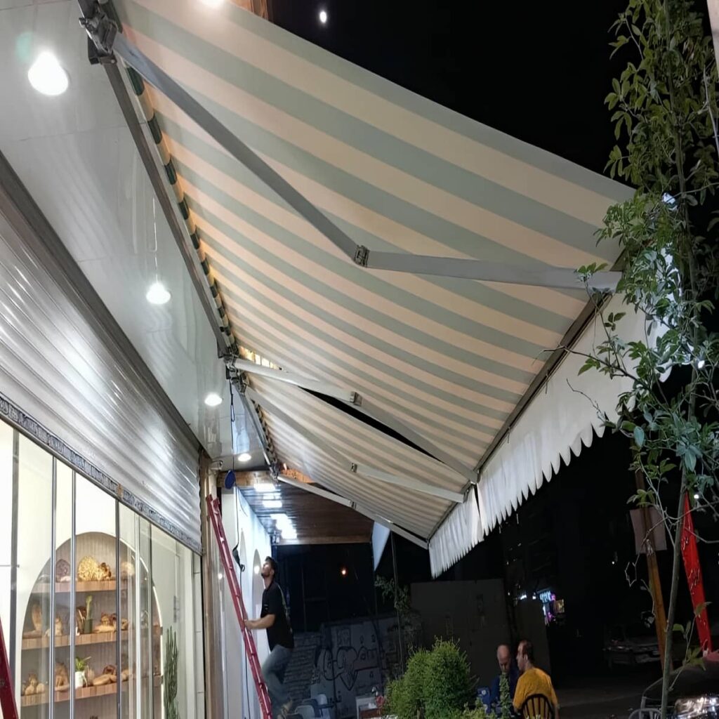 سایبان برقی سفارشی برای رفت و آمد روان در استان چهارمحال و بختیاری