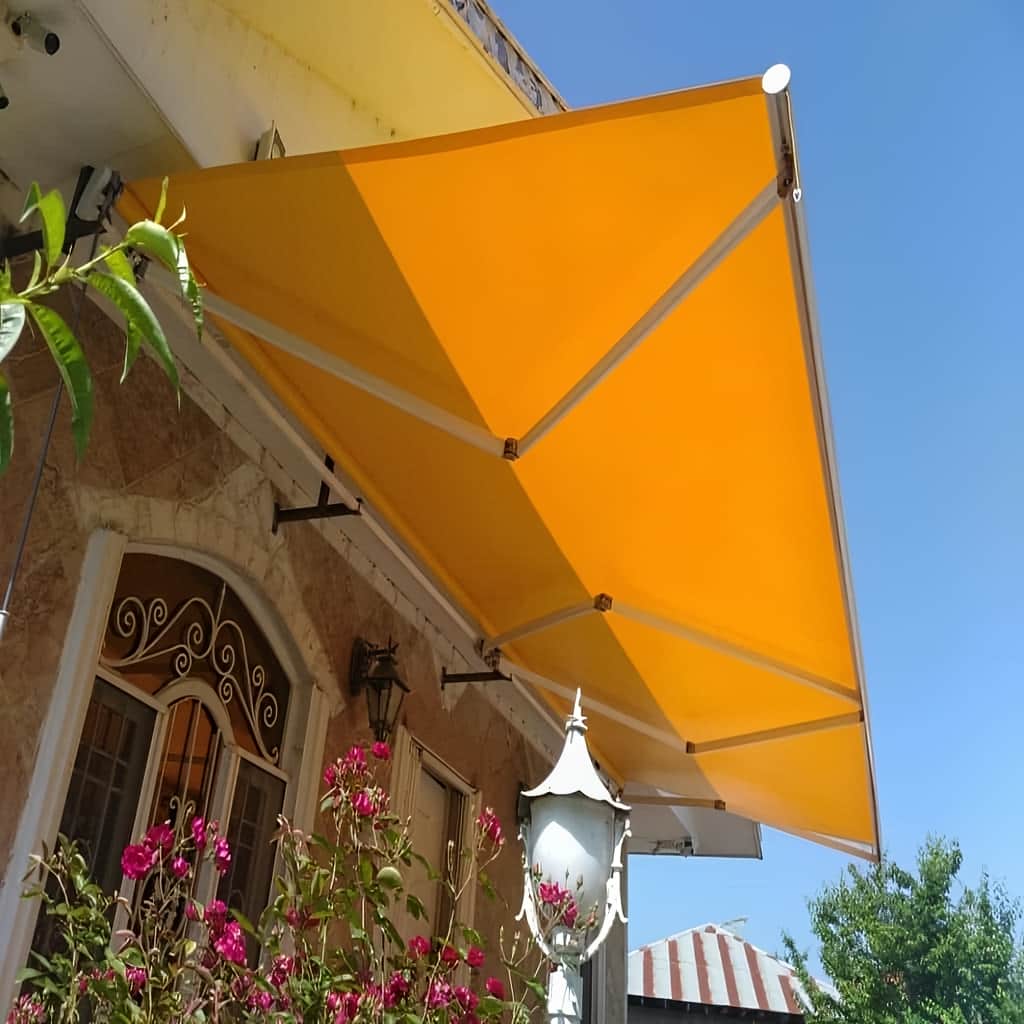 سایبان برقی با پوشش روشن برای حفظ حریم در زنجان