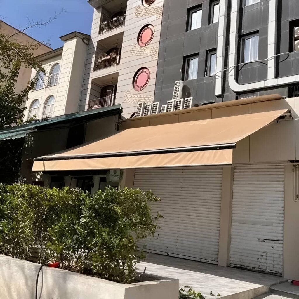 سایبان برقی با پوشش روشن برای حفظ حریم در استان قزوین