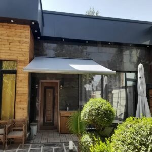 سایبان برقی مدل بازویی برای ورودی پرتردد در استان خراسان جنوبی