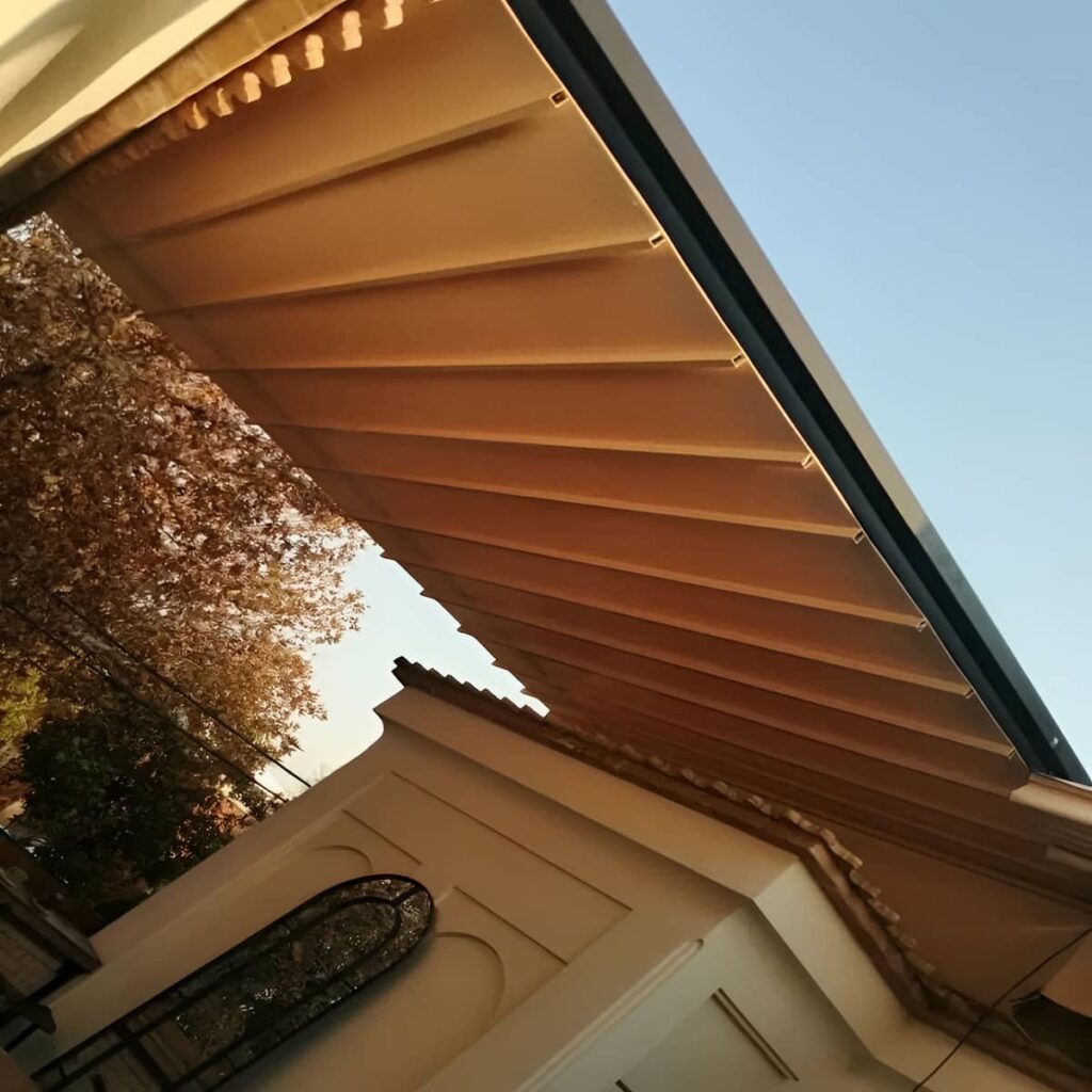 سایبان برقی مدل بازویی برای دهانه بزرگ در رشت