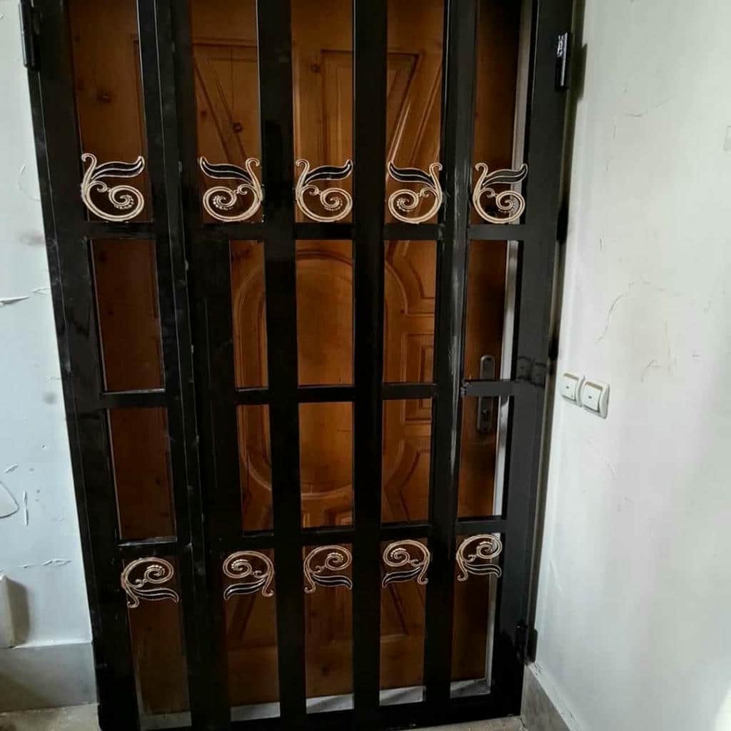 حفاظ کرکره ای با متریال مناسب شرایط مرطوب و بارانی