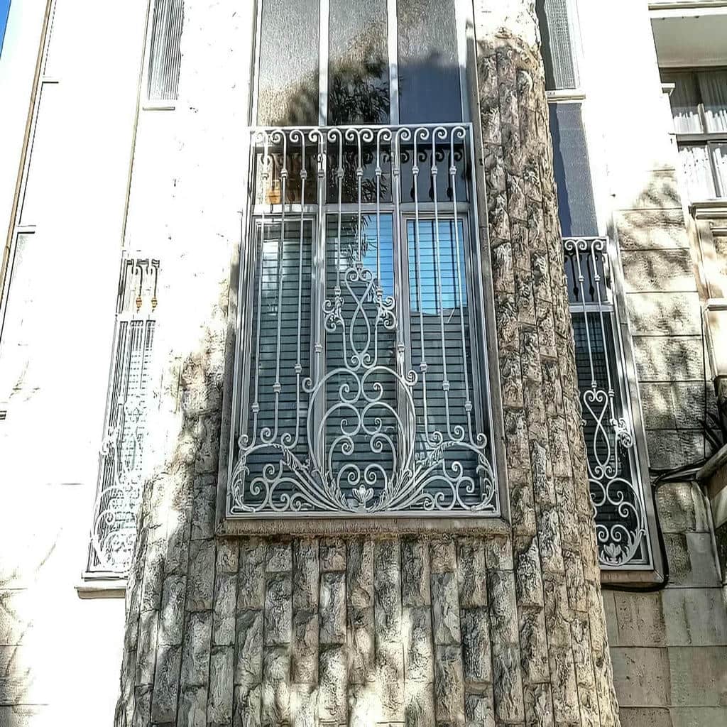 حفاظ پنجره گلنرده هنگام کنترل کیفیت متریال حفاظ پنجره گلنرده هنگام کنترل کیفیت متریال