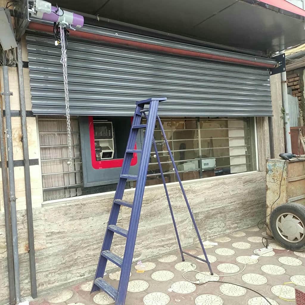 کرکره برقی در بجنورد با مدل ریموت دار برای کنترل رفت و آمد