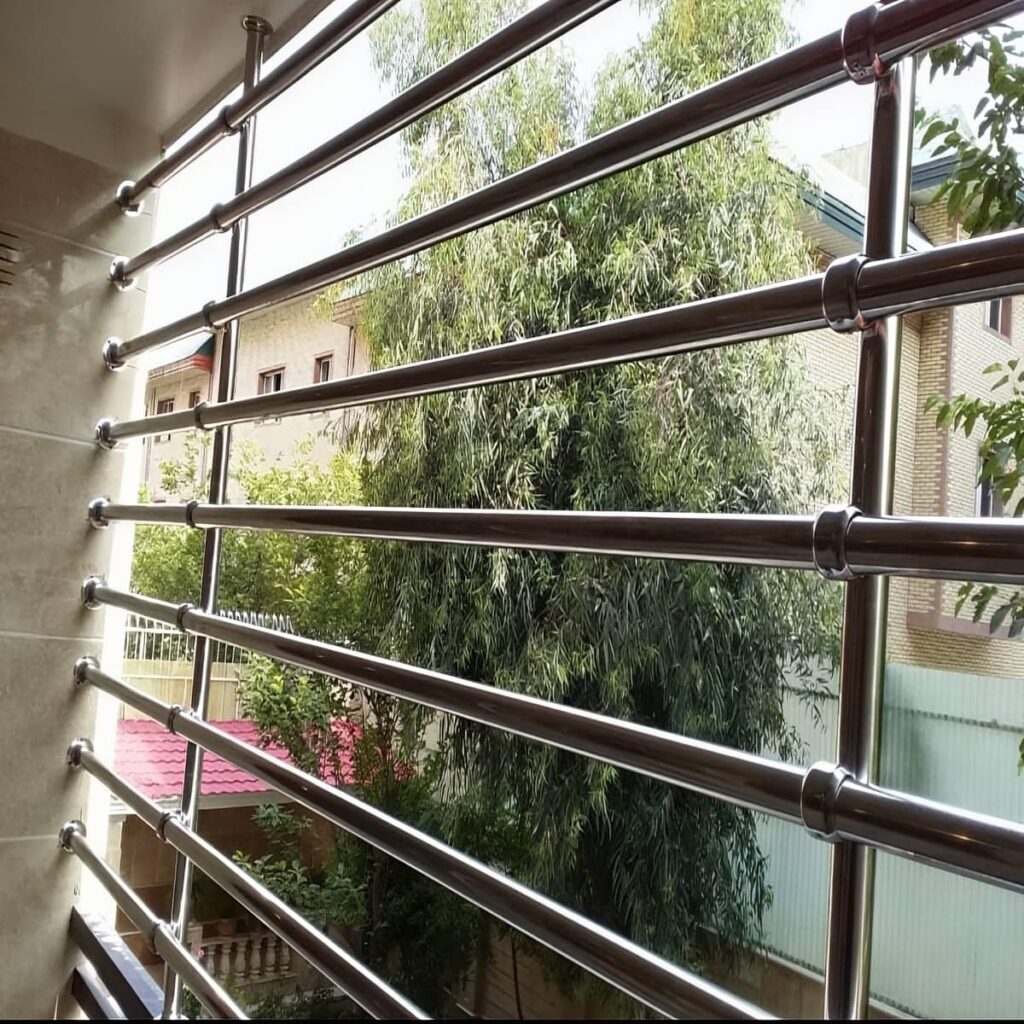 حفاظ تراس در حال بررسی پیش از ثبت سفارش
