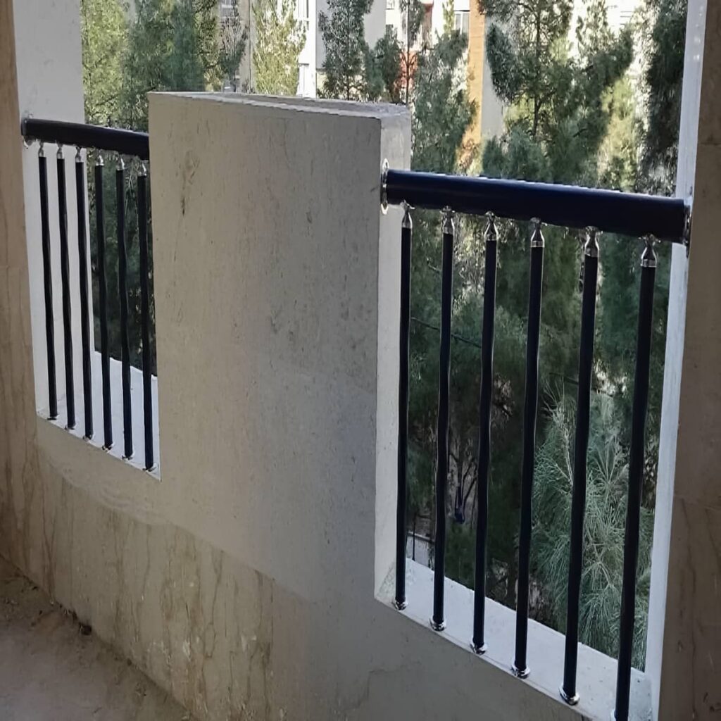 نرده پله مدرن آماده بسته بندی پس از کنترل سفارش
