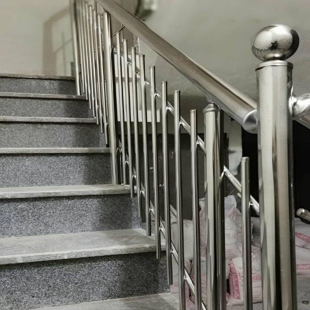 نرده استیل بالکن در نمونه کار اجرای واقعی