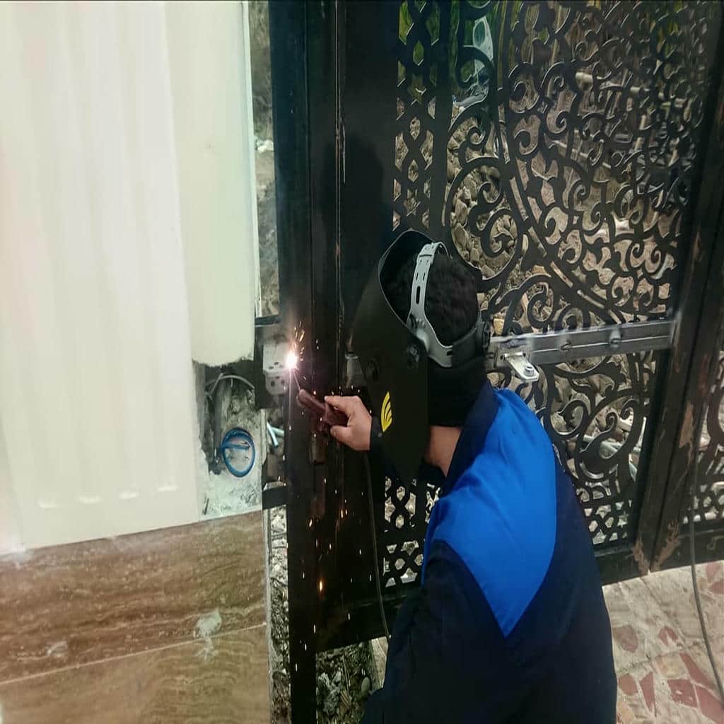 جک درب پارکینگ در استان خراسان شمالی با مدل بازویی برای استفاده مطمئن