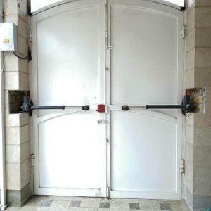 جک درب حیاط در مرحله مشاوره برای بودجه اقتصادی