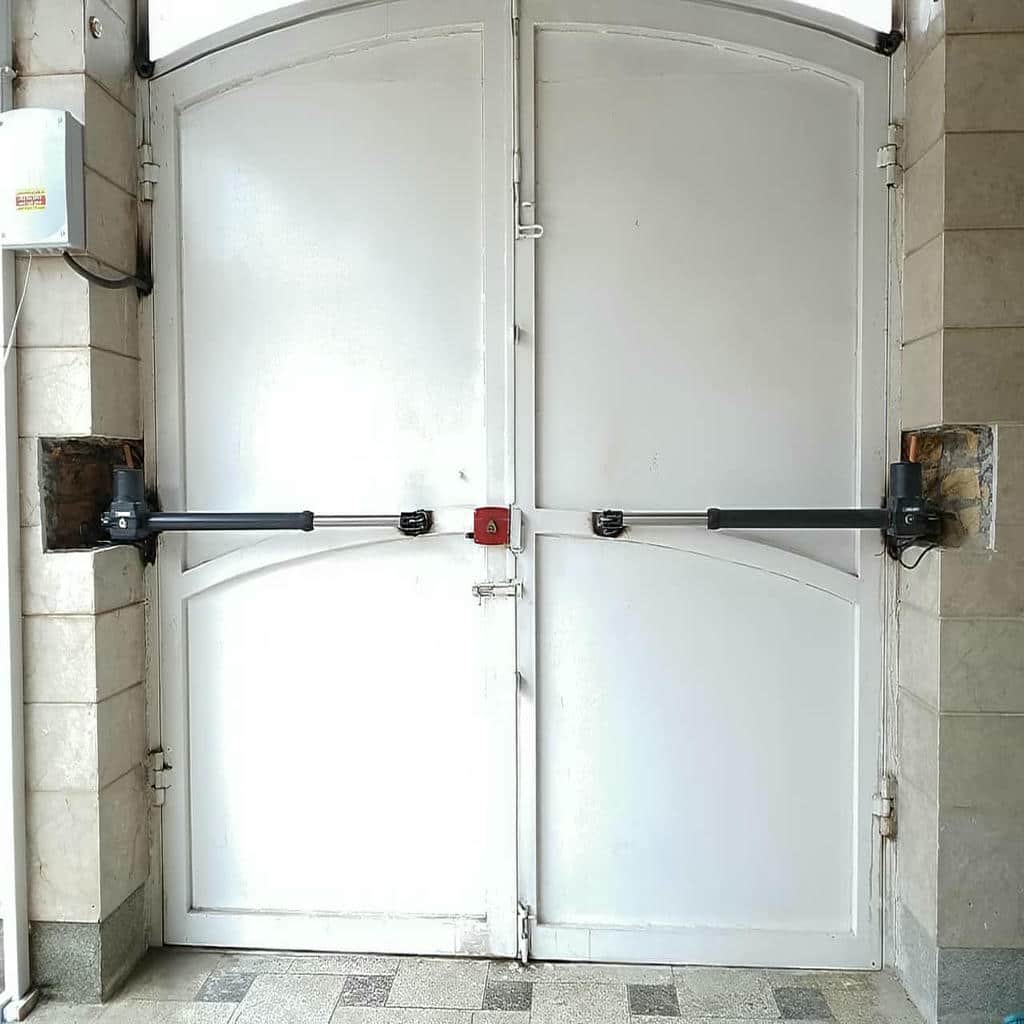 جک درب حیاط در مرحله مشاوره برای بودجه اقتصادی