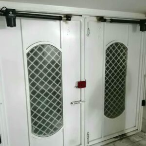 جک ریموت دار در مرحله مشاوره نمای مدرن