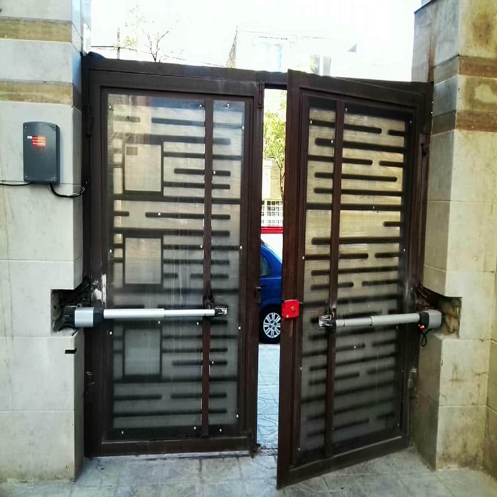 جک درب پارکینگ در گرگان با قفل برقی برای حفظ حریم ورودی