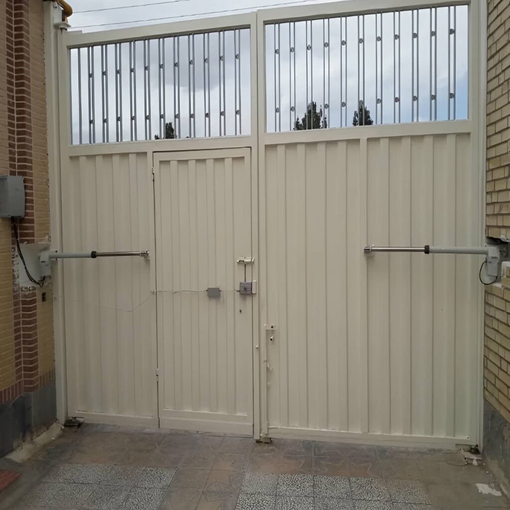 جک درب پارکینگ در استان مرکزی نصب شده روی درب فلزی دو لنگه جک درب پارکینگ در استان مرکزی نصب شده روی درب فلزی دو لنگه