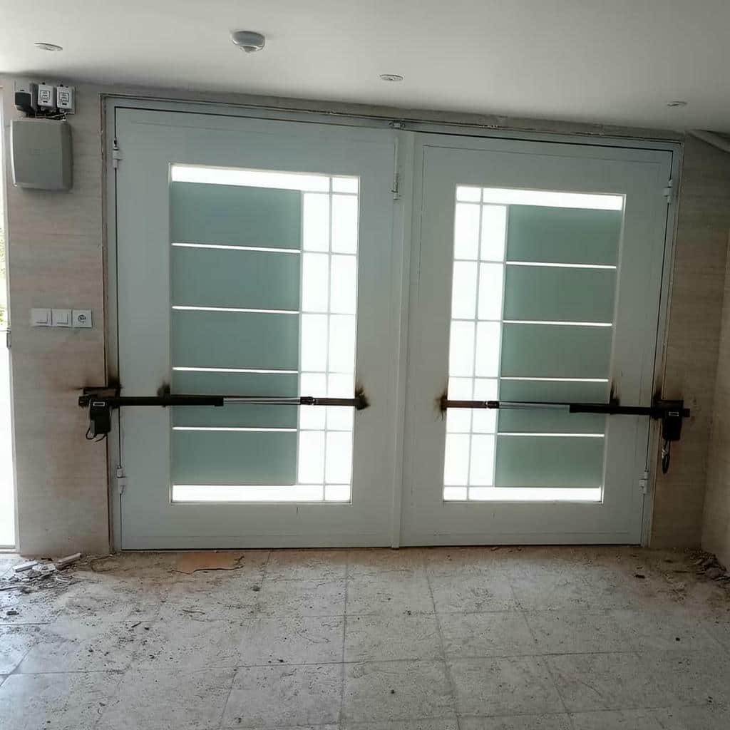 جک درب پارکینگ در سنندج با مدل بازویی برای رفت و آمد روزانه جک درب پارکینگ در سنندج با مدل بازویی برای رفت و آمد روزانه