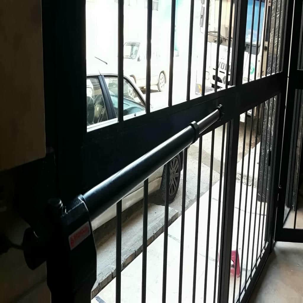 جک درب پارکینگ در ایلام با تجهیزات کنترلی برای دسترسی مطمئن