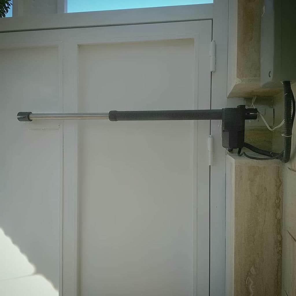جک درب پارکینگ در استان مازندران با بازوی جمع و جور برای فضای محدود جک درب پارکینگ در استان مازندران با بازوی جمع و جور برای فضای محدود