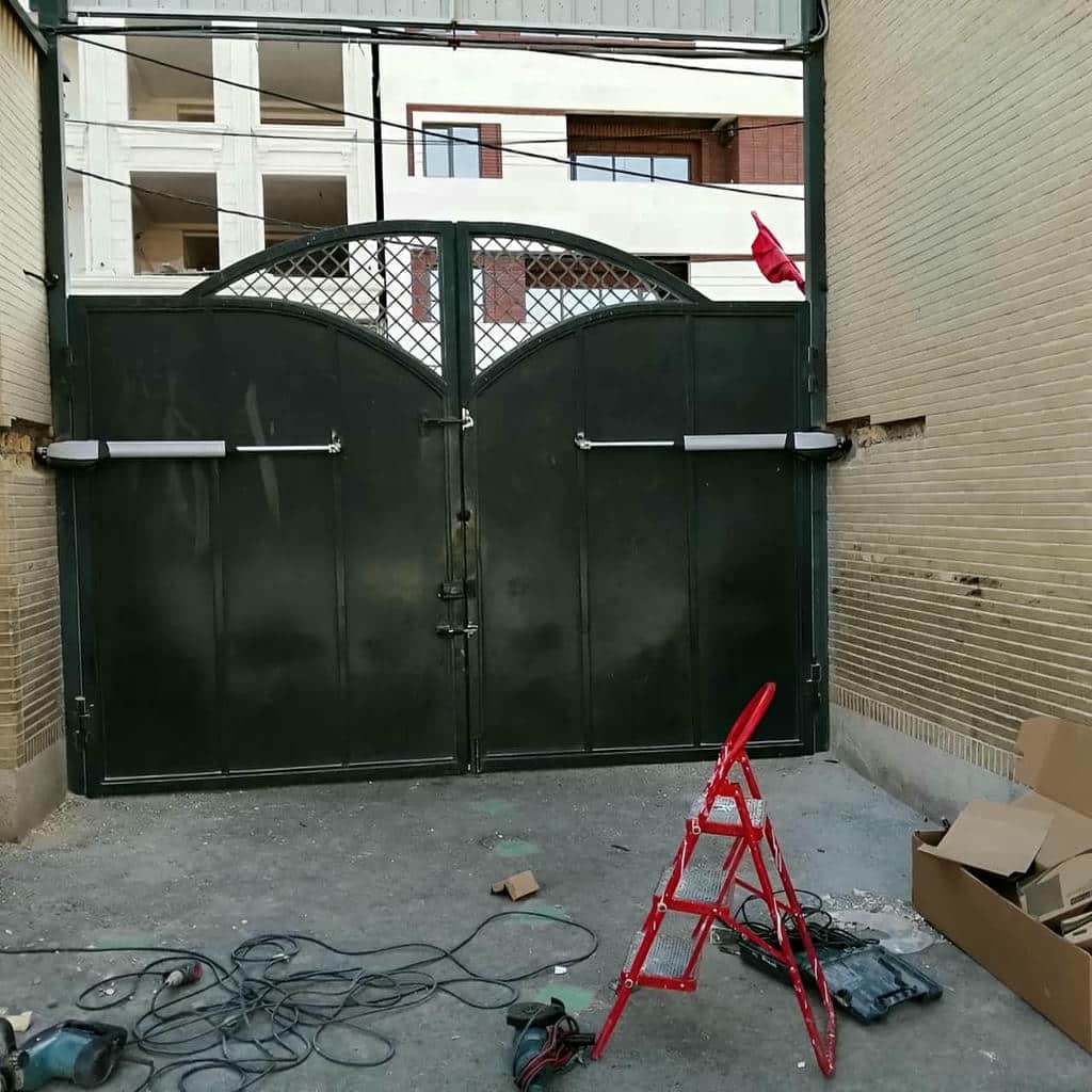 جک درب پارکینگ در کرمان با تجهیزات کنترلی برای دسترسی مطمئن
