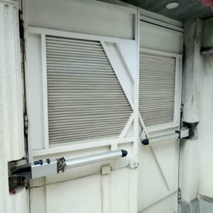جک درب پارکینگ در یزد با بازوی فلزی برای کنترل ورودی ساختمان