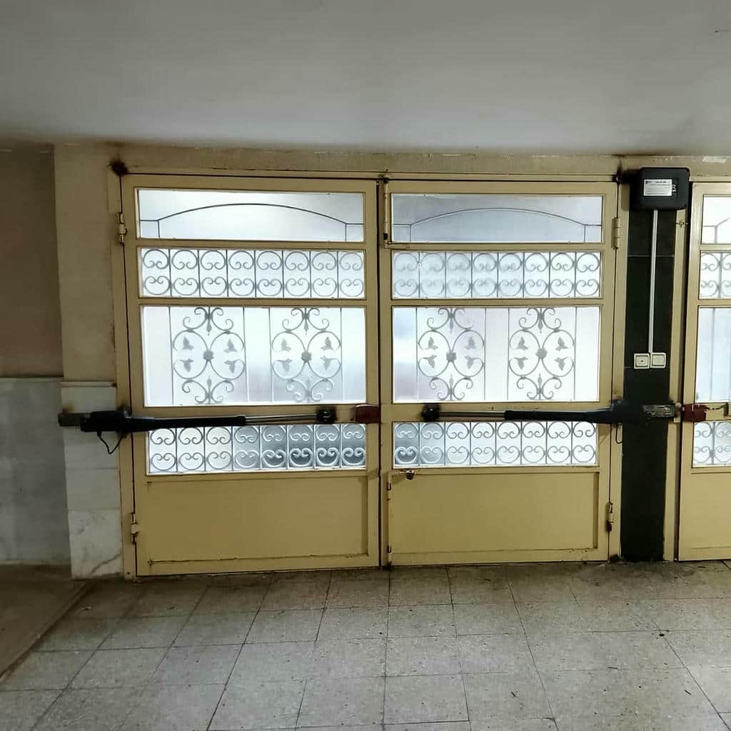 جک دو لنگه در مرحله بررسی کیفیت متریال