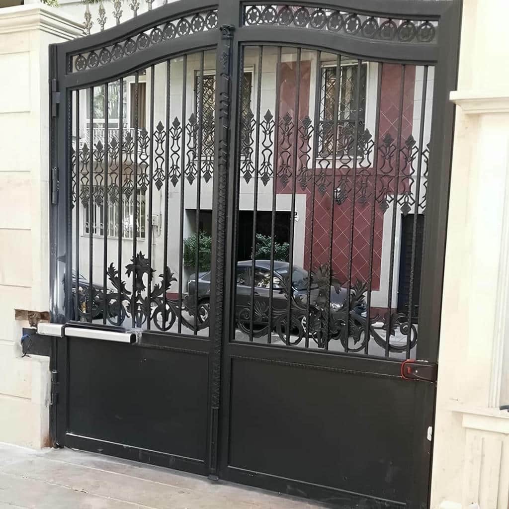 جک درب پارکینگ در اصفهان با ریموت کنترل برای رفت و آمد روزانه