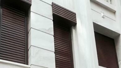 کرکره برقی در بجنورد با موتور نصب شده برای ورودی پارکینگ