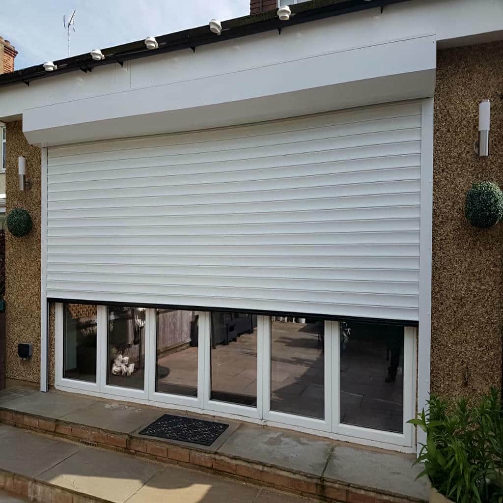کرکره برقی در ایلام با نمای بسته برای حفظ حریم ساختمان کرکره برقی در ایلام با نمای بسته برای حفظ حریم ساختمان