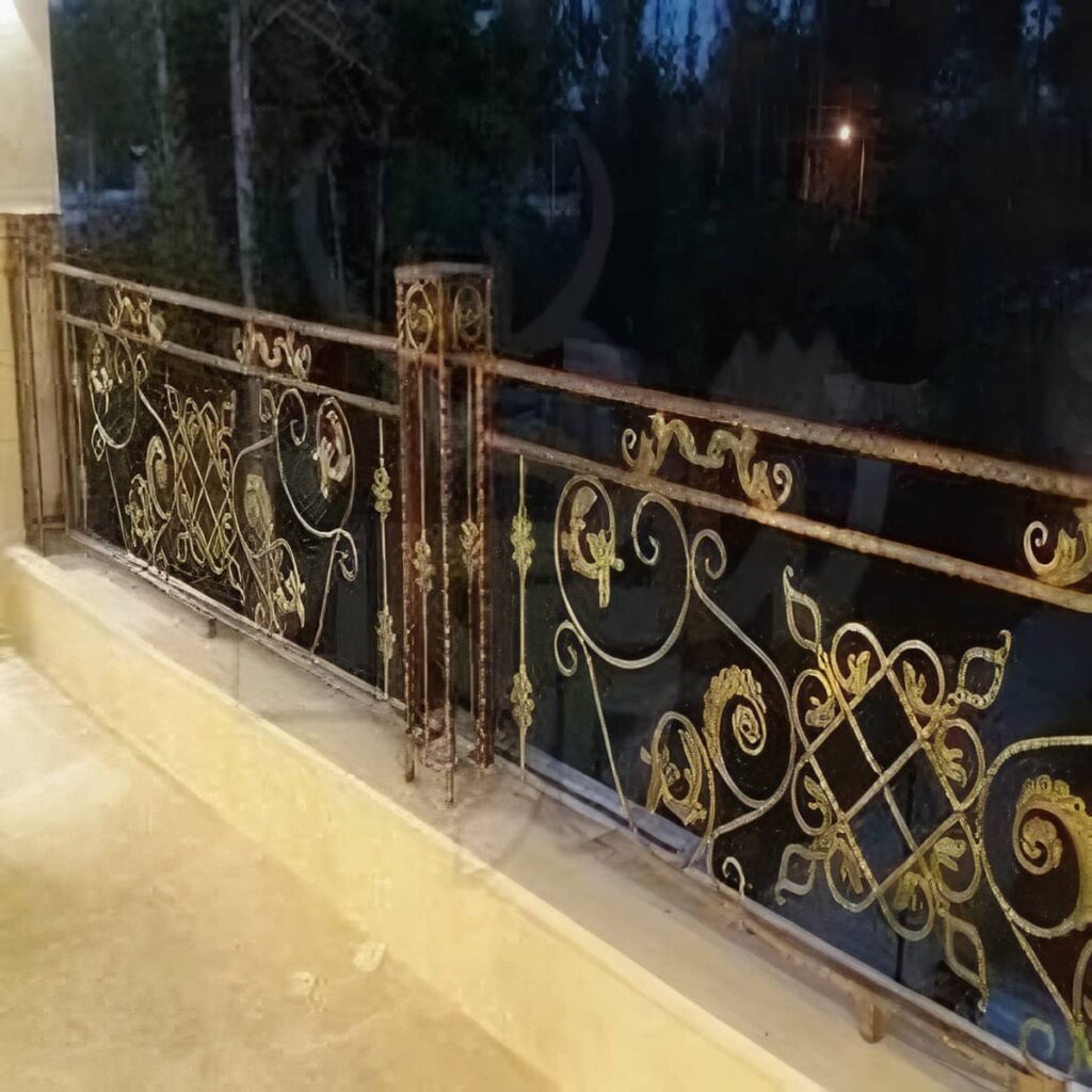 حفاظ بالکن در نمونه کار اجرای مقاوم