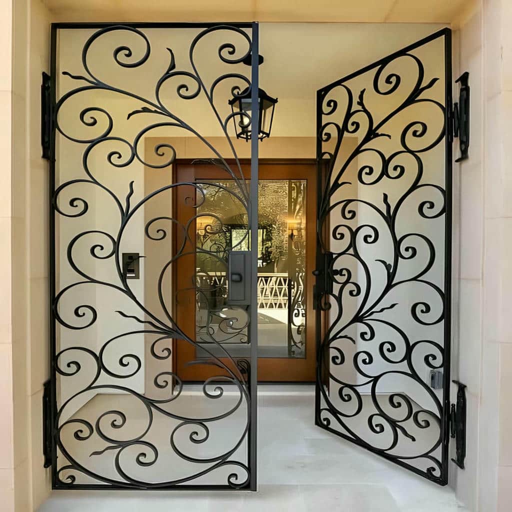 درب حیاط در استان هرمزگان نمونه نصب تخصصی برای ساختمان مسکونی