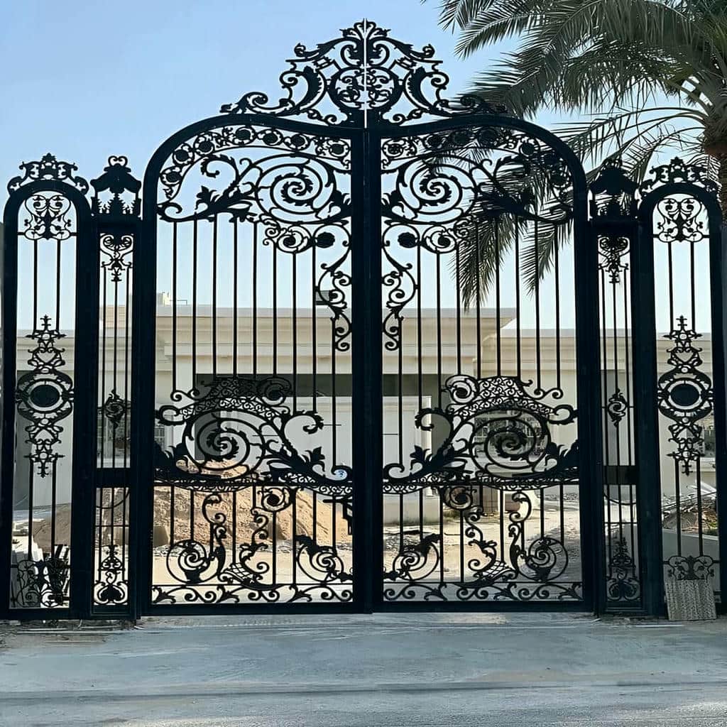 درب باغی هنگام مشاوره سفارش اینترنتی