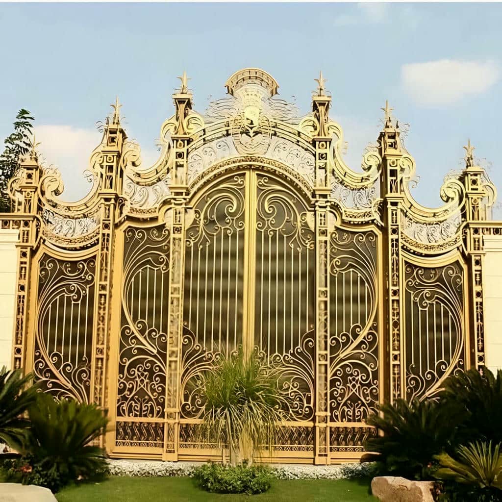 درب حیاط در سمنان نمونه نصب تخصصی برای ساختمان مسکونی