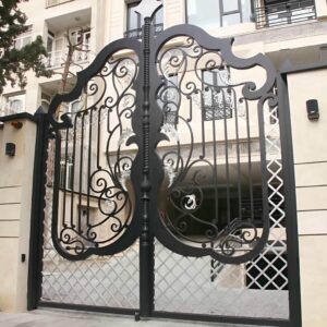 درب ویلایی پارکینگ هنگام مشاوره نمای کلاسیک