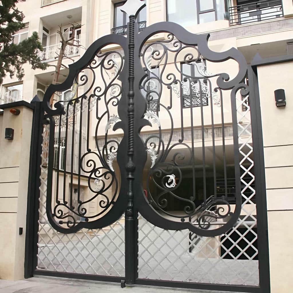 درب ویلایی پارکینگ هنگام مشاوره نمای کلاسیک