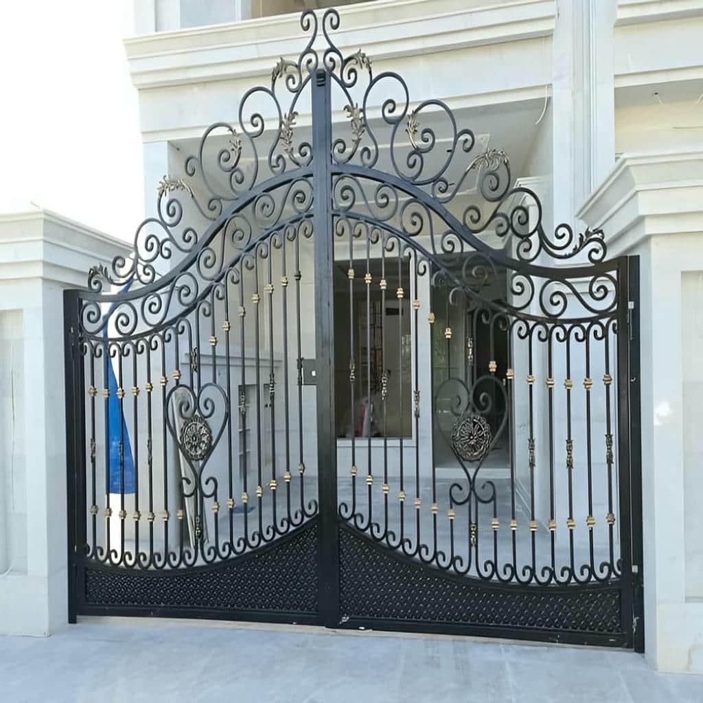 درب لوکس ویلا با طراحی مینیمال ورودی