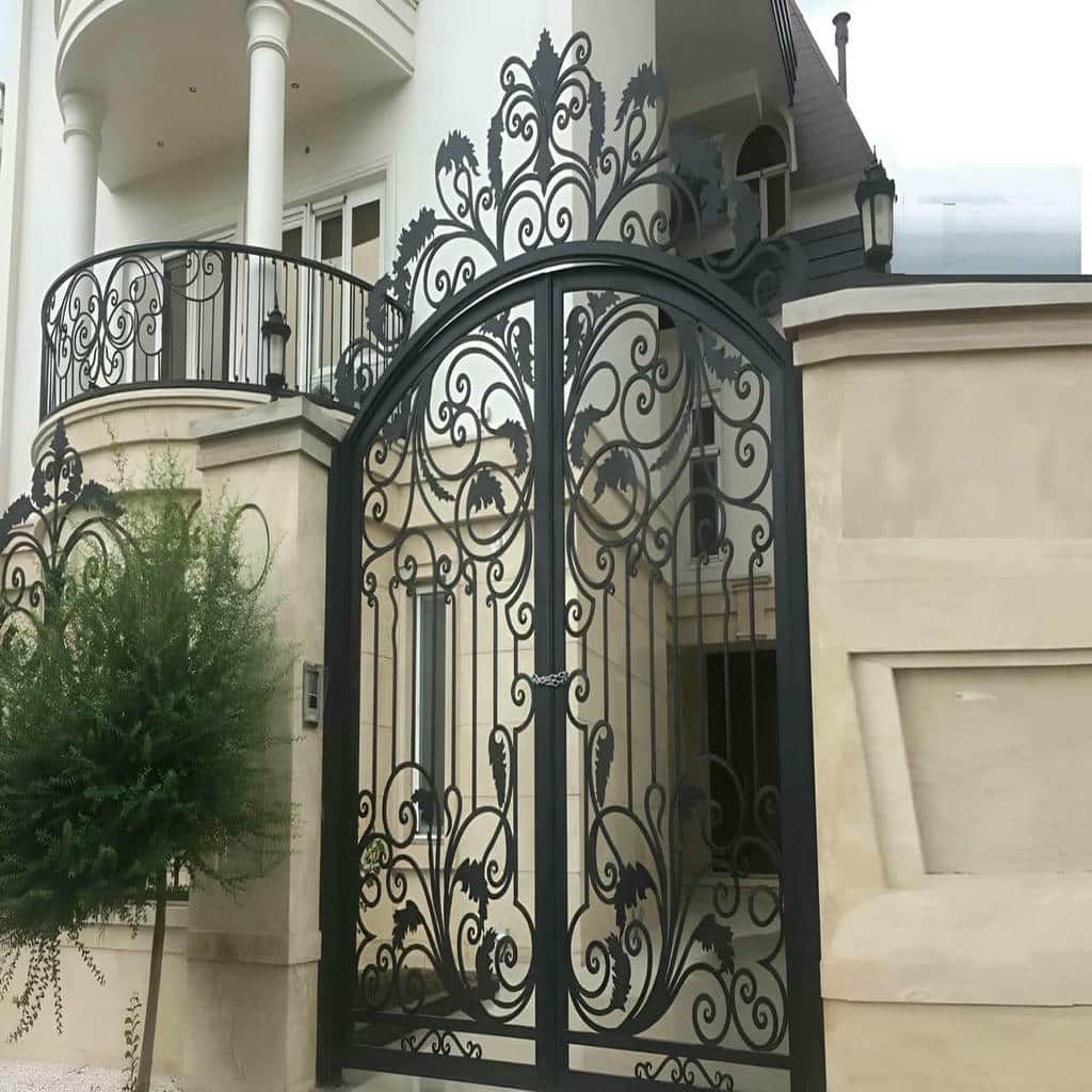 درب حیاط در استان مرکزی با طرح مناسب برای حفظ حریم