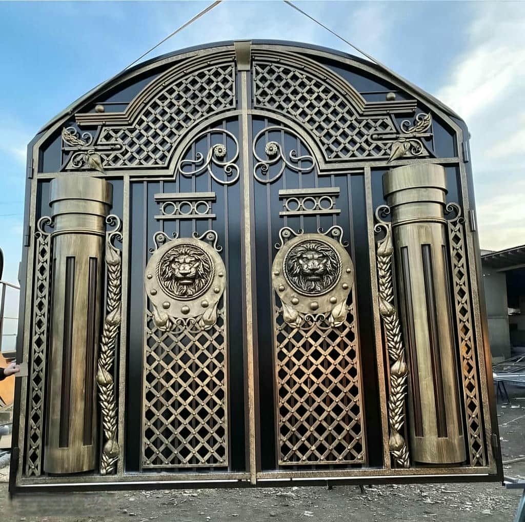 درب حیاط در استان هرمزگان مدل آهنی مناسب استفاده روزانه در محیط مرطوب
