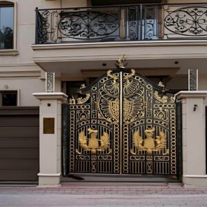 درب لاکچری حیاط هنگام مشاوره طرح سفارشی