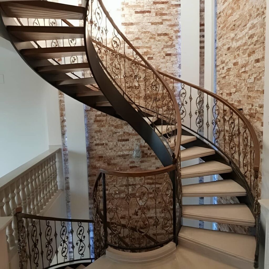 نرده بالکن آپارتمان با متریال و پرداخت دقیق
