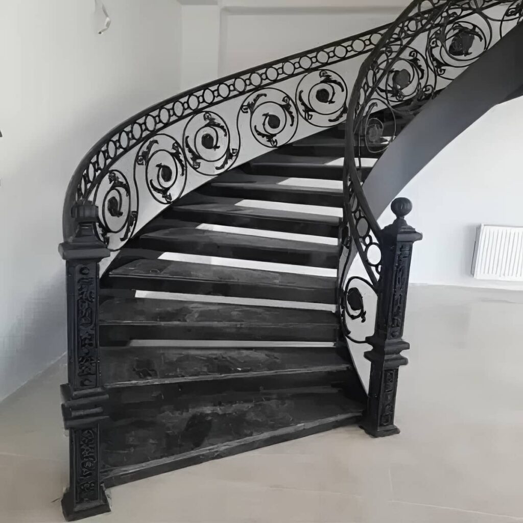 نرده فرفورژه بالکن در مرحله مشاوره مدل ایرانی