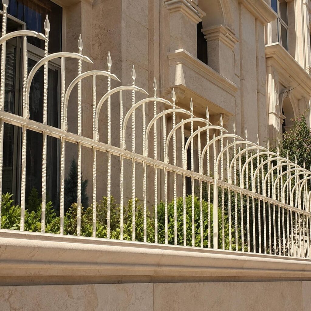 حفاظ دیوار در تبریز با متریال فلزی برای پروژه سفارشی