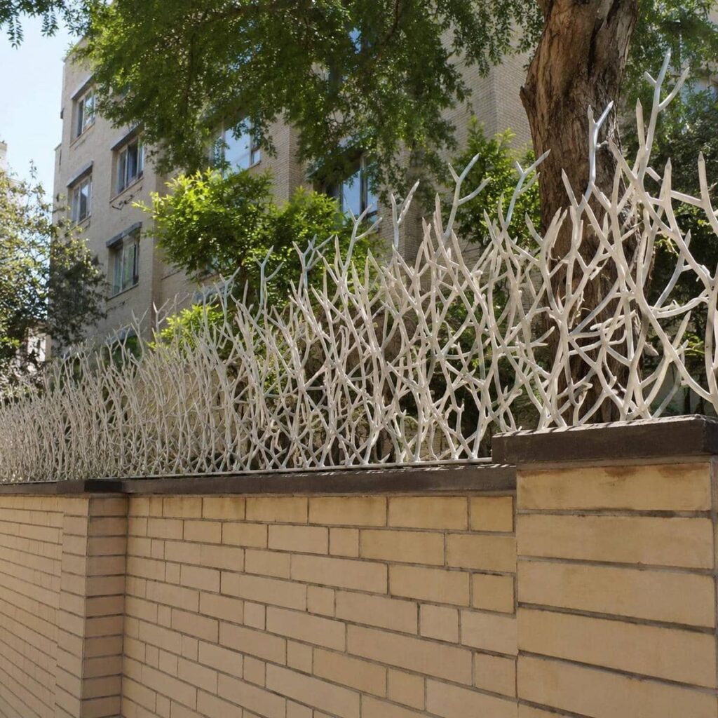 حفاظ دیوار در کرمان با فرم متراکم برای مسیر طولانی