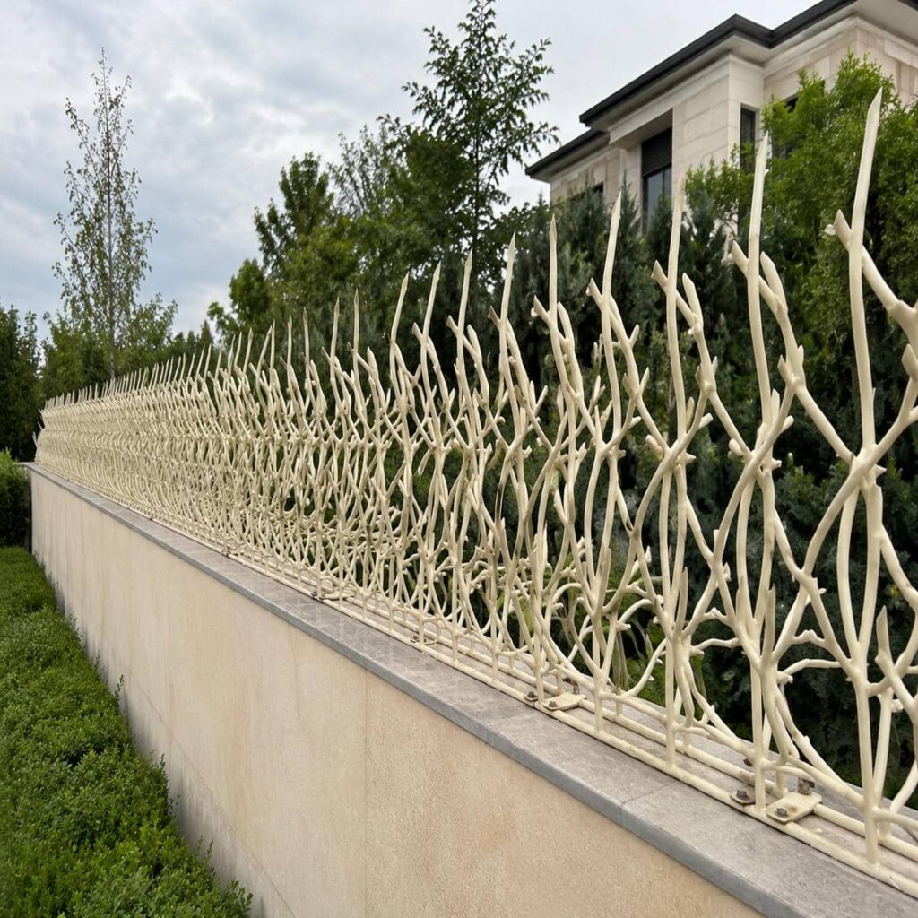 حفاظ دیوار در اهواز با فرم منظم برای نمای فرفورژه