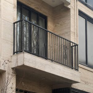 نرده بالکن فلزی برای بازسازی ساختمان قدیمی در ایلام