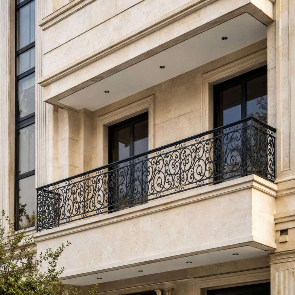 نرده بالکن با حریم مطمئن برای استفاده خانوادگی در اراک