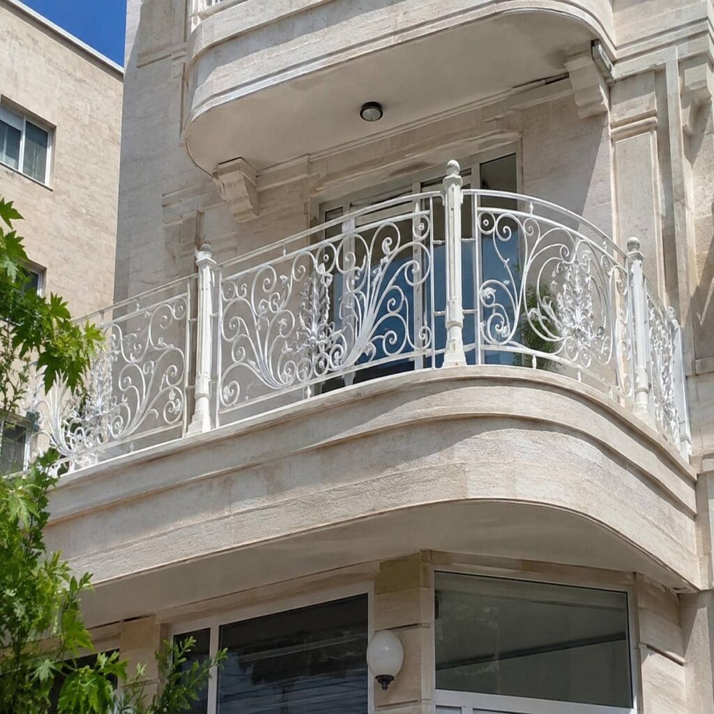 نرده بالکن با پوشش مناسب فضای باز در استان هرمزگان