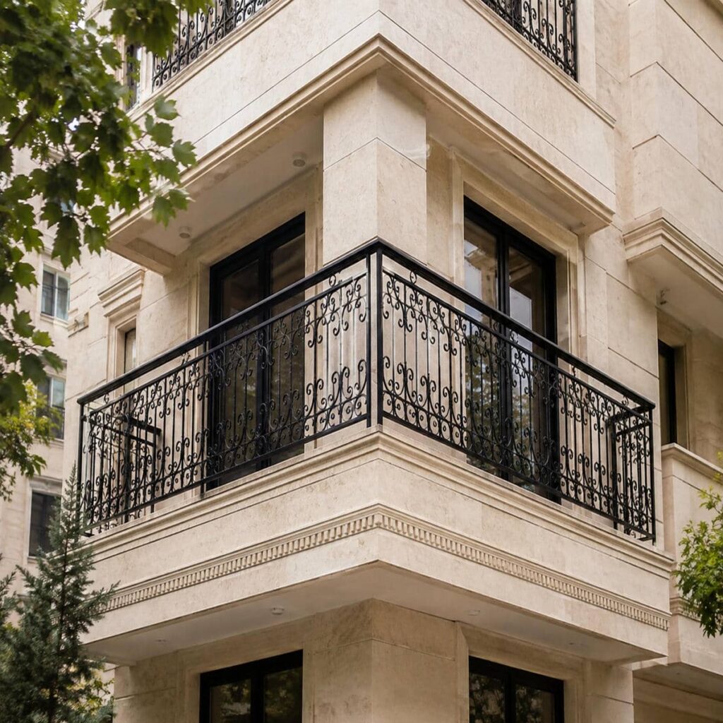 نرده بالکن نصب شده با فضای رفت و آمد روان در بوشهر