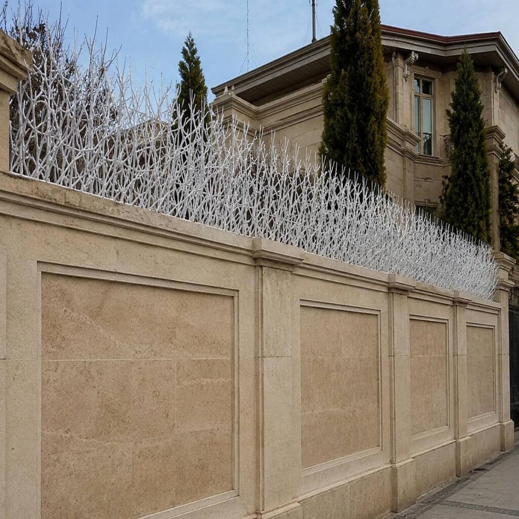 حفاظ دیوار در یزد مدل سرنیزه ای با جوشکاری تمیز