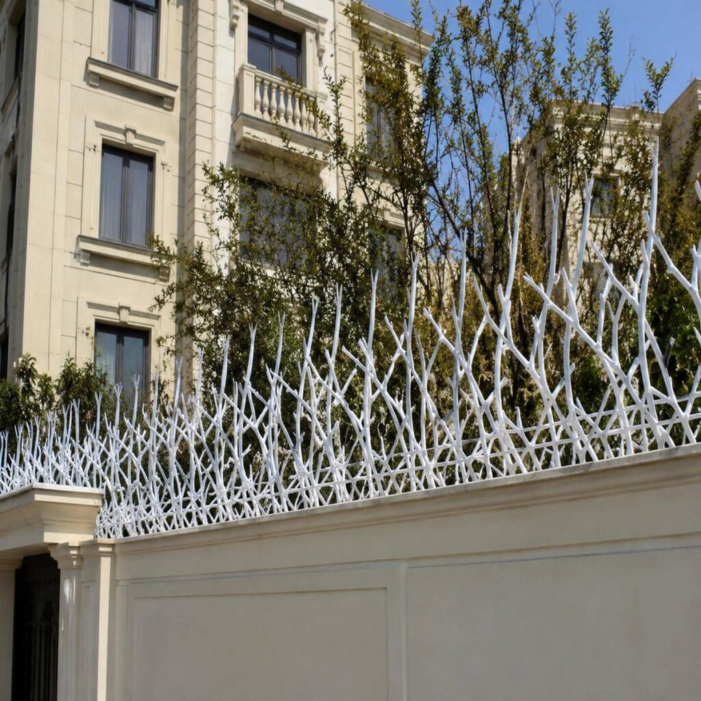 حفاظ دیوار در استان مرکزی مدل شاخ گوزنی با رنگ هماهنگ نما